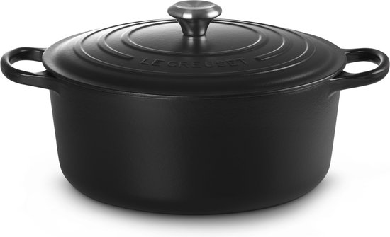 Le Creuset Braadpan Signature Mat Zwart – Ø 30 cm / 8,1 Liter – Grote Ronde Gietijzeren Stoofpan – Mat Zwarte Emaille – Voor Grote Porties, Soepen en Braden – Geschikt voor Inductie, Oven en Alle Warmtebronnen
